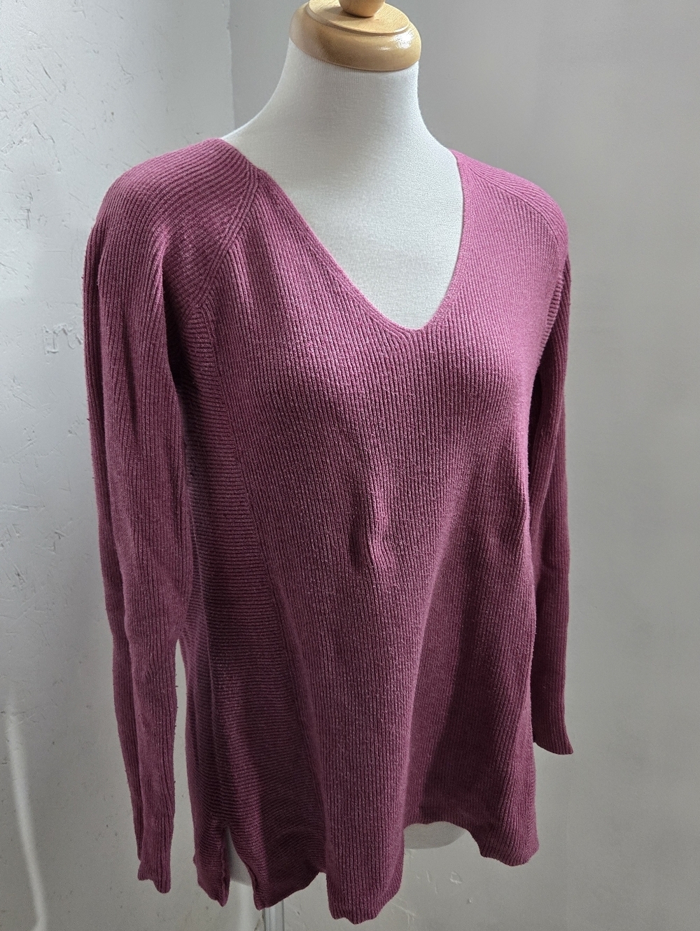 Eddie Bauer V-Neck Knit Sweater in Dusty Rose